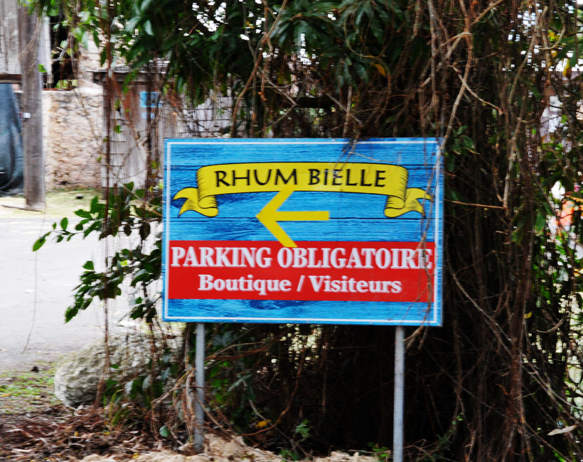 Entrée distillerie bielle Marie-Galante