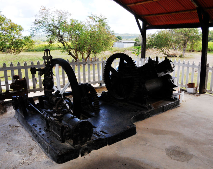 Anciennes machines distillerie poisson père labat Marie-Galante