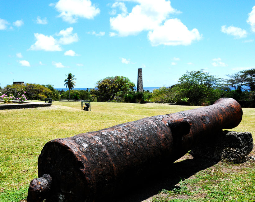 Ancien canon Habitation Murat Marie-Galante